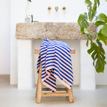 Naram-Handtücher, Blau-Rosa